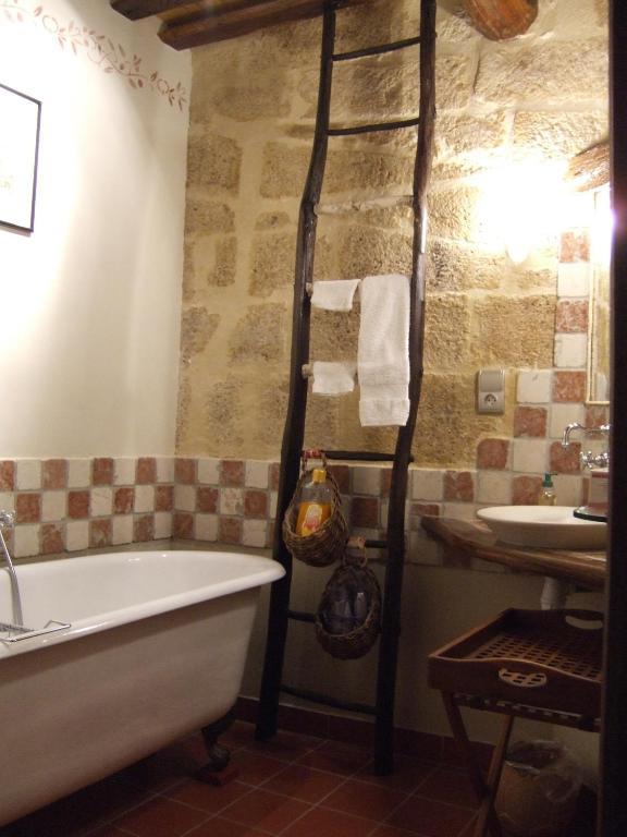 Bize De La Tour Bed & Breakfast Saint-Bonnet-du-Gard Bilik gambar