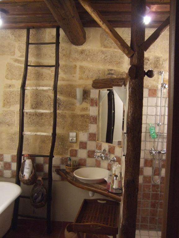 Bize De La Tour Bed & Breakfast Saint-Bonnet-du-Gard Bilik gambar