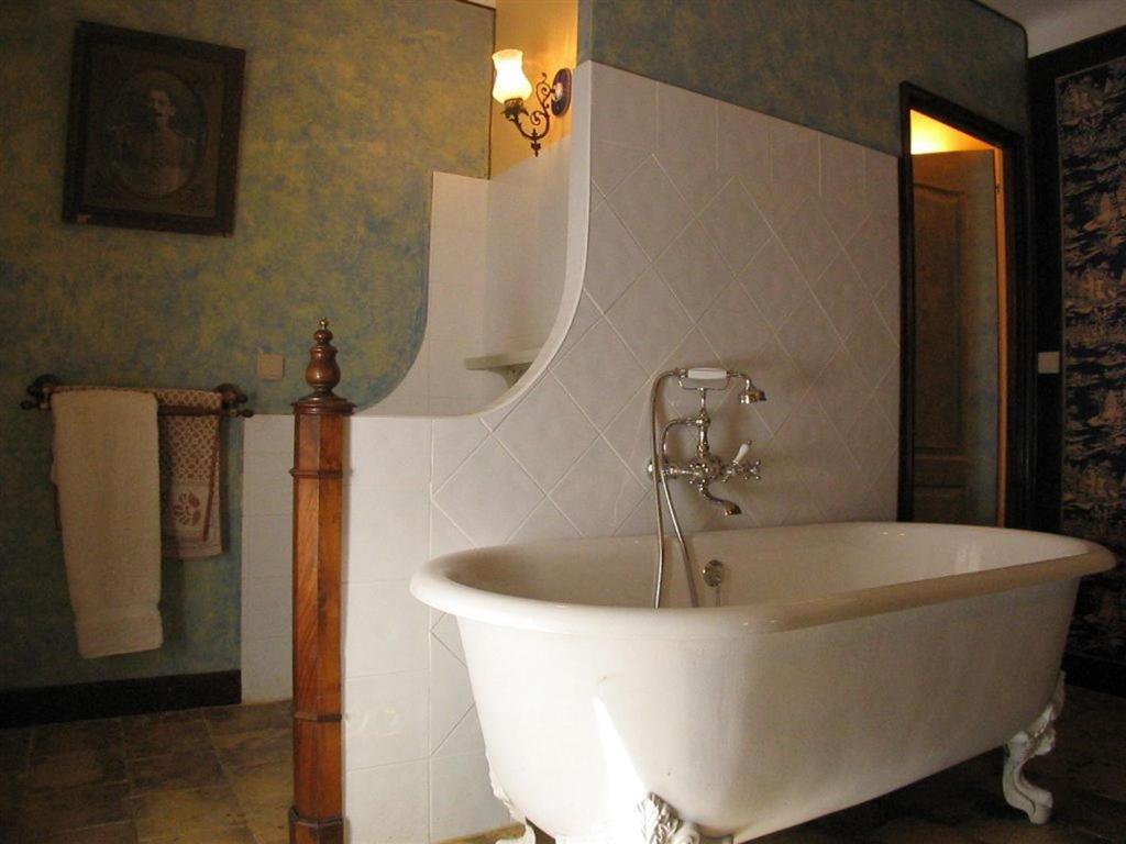 Bize De La Tour Bed & Breakfast Saint-Bonnet-du-Gard Bilik gambar