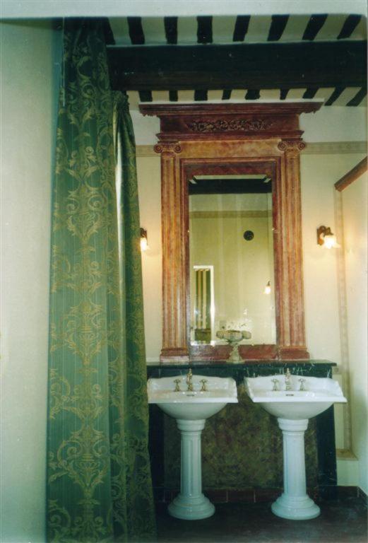 Bize De La Tour Bed & Breakfast Saint-Bonnet-du-Gard Bilik gambar